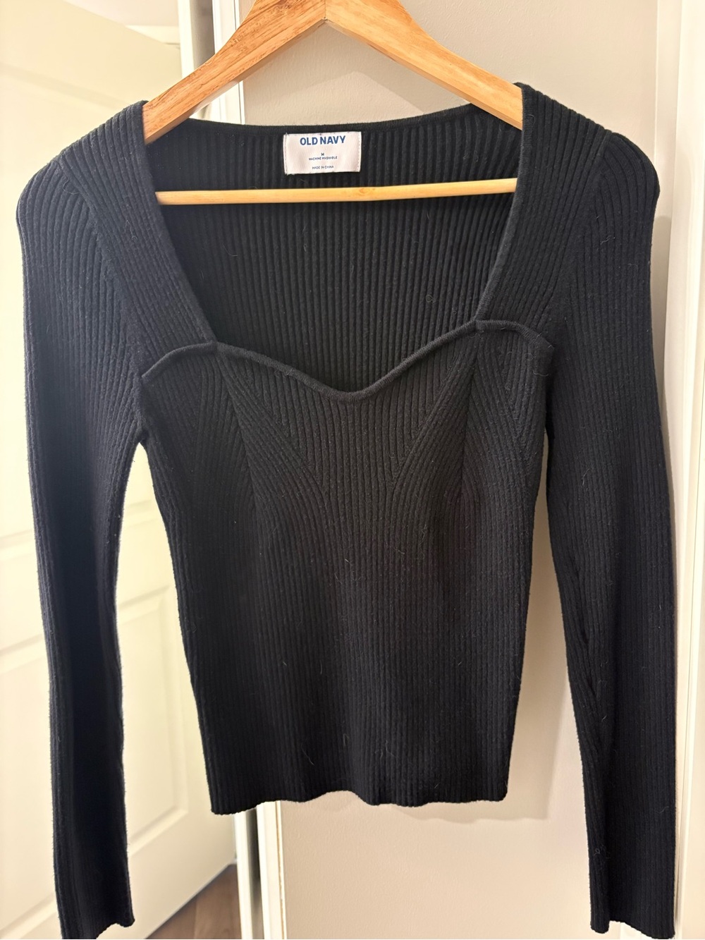 Old Navy Black Ribbed Long Sleeve Sweetheart-Neck Top